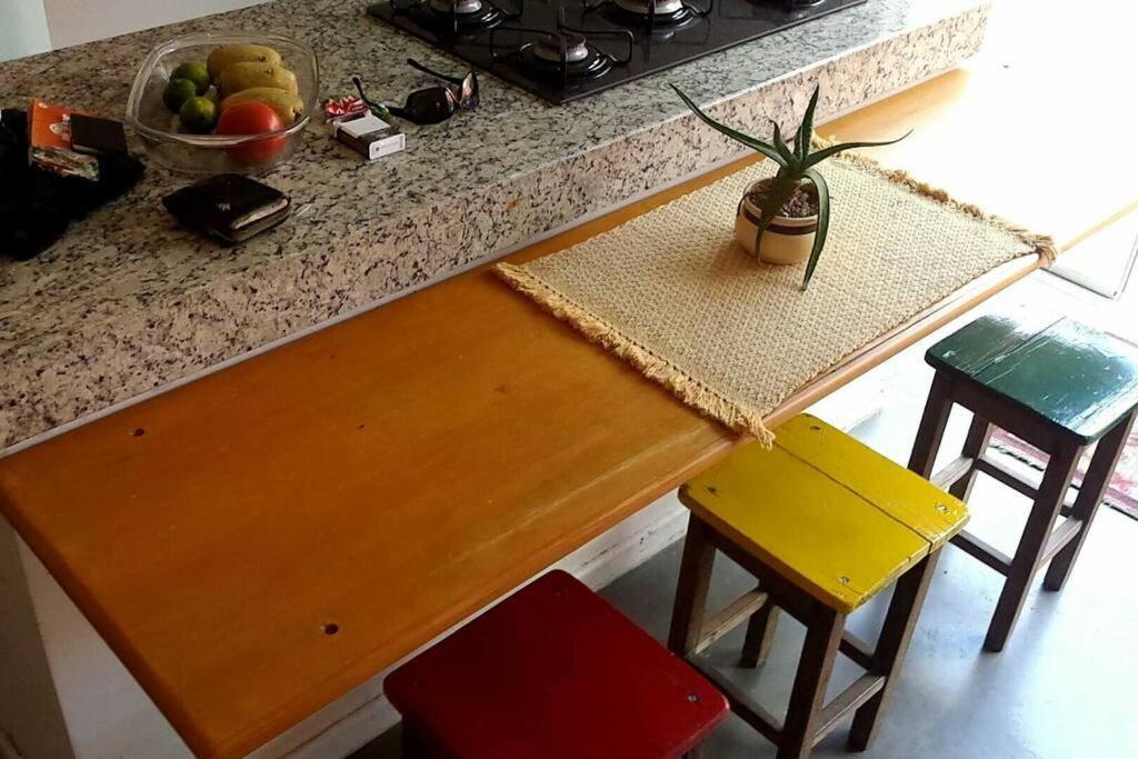 Casa Inteira, Bem Localizada, Lugar Calmo