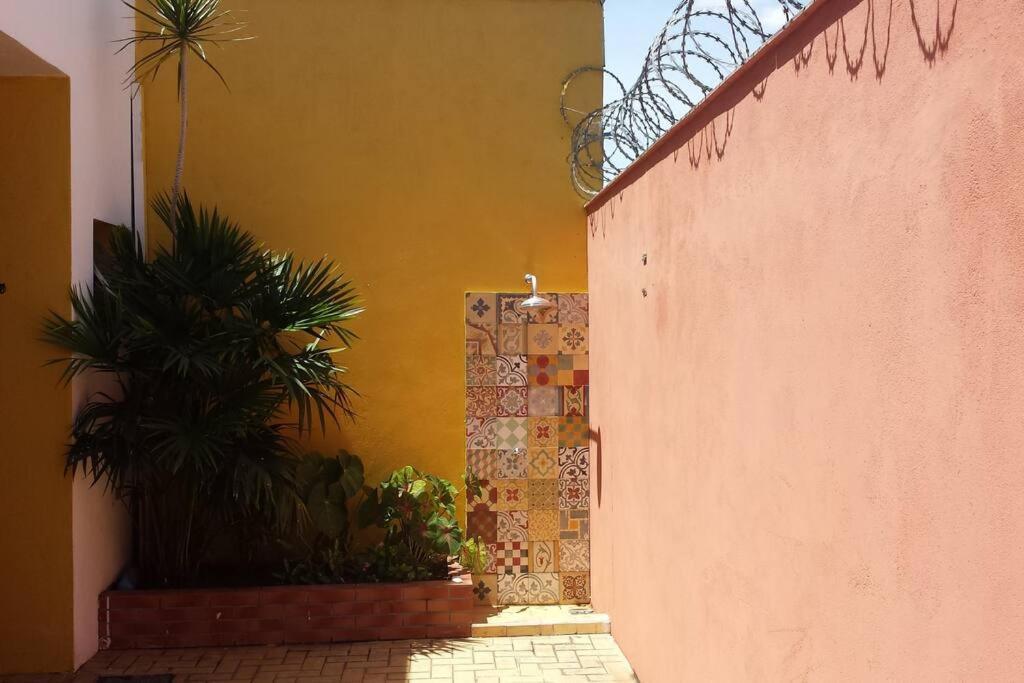 Casa Inteira, Bem Localizada, Lugar Calmo